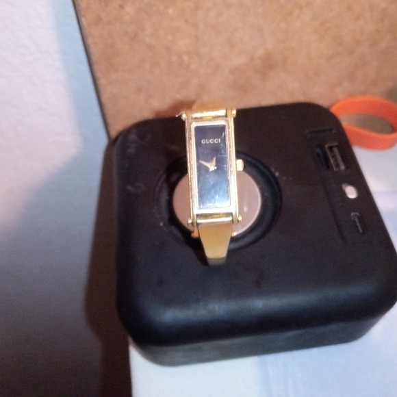 Authenticat women's Gucci watch - Picture 2 of 3